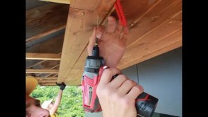 ПОДШИВКА КРОВЕЛЬНЫХ СВЕСОВ дома. Монтаж КАРНИЗНЫХ СВЕСОВ