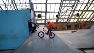 ГЕЙМ ОФ БАЙК - ВЗРОСЛЫЕ ТРЮКИ НА ДЕТСКИХ BMX FORMAT