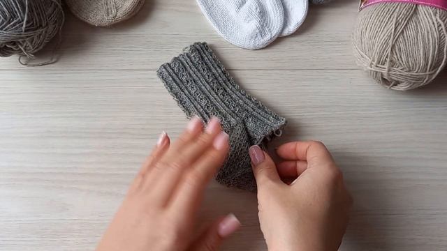 Носки готовые / Носки на спицах / О самодельных блокаторах / Небольшое пополнение носочной пряжи смотреть онлайн