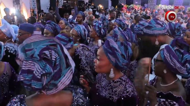 Ovation Platinum Wedding Seun Awolowo and Akintoye Bode-Kayode Dazzle at Wedding Reception in Lagos смотреть онлайн