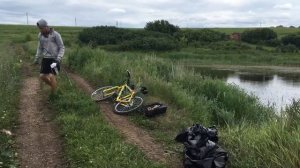 УБРАЛ ПРУД ЗА СЕЛЬХОЗТЕХНИКОЙ