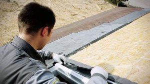 Мансардные окна VELUX. Установка окна в кровлю.