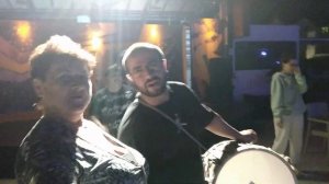 Турецкие танцы под барабан .
