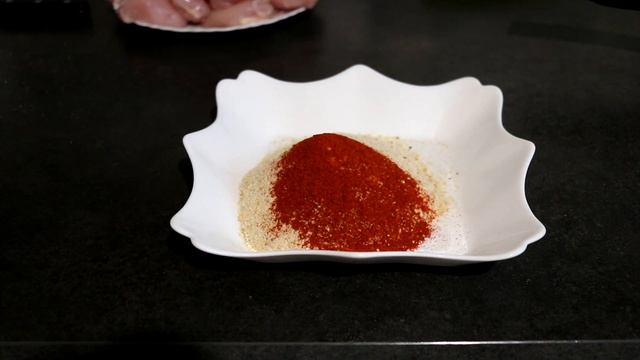 Ну очень сочная куриная грудка.Приготовьте - не пожалеете! смотреть онлайн