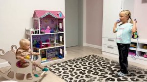 СОФИЯ УХАЖИВАЕТ ЗА СЕСТРОЙ. СОФУНЬЯ ШАЛУНЬЯ