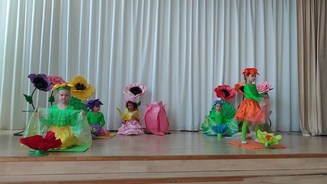 "Дюймовочка", театральная постановка по мотивам сказки Г.Х. Андерсена, 2024 год смотреть онлайн