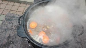 Уха в казане по домашнему !!! Приготовили наваристую жирненькую уху из минтая и окуней. #уха #еда