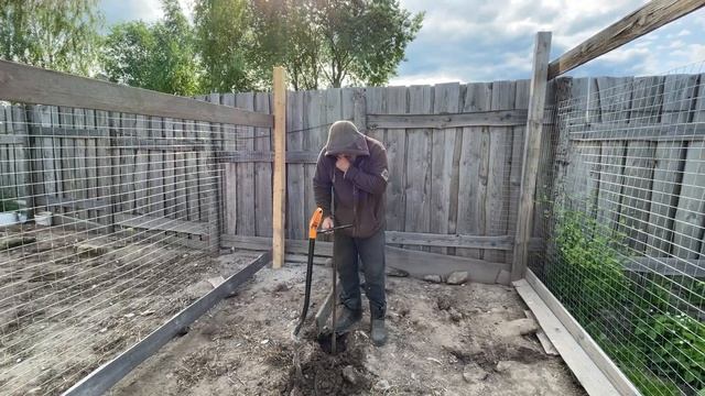 СТРОЙКА ДОМА ДЛЯ УТОК ПРОДОЛЖАЕТСЯ! МУЛЬЧИРУЕМ ТЕПЛИЦУ! НАША ФЕРМА! ЖИЗНЬ ПРОСТЫХ ЛЮДЕЙ В ДЕРЕВНЕ! смотреть онлайн
