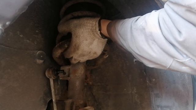 Замена опоры передней стойки Рено Лагуна 1 смотреть онлайн