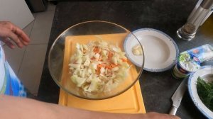 Лосось на овощной подушке в духовке