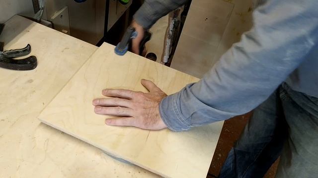 Часы из дерева и эпоксидной смолы | Clock made of wood and epoxy resin смотреть онлайн