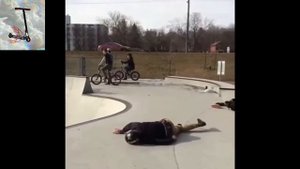 Жёсткие падения на самокате #1