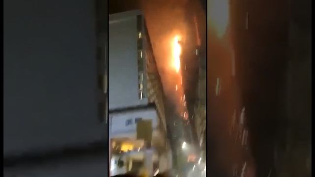 В Гонконге эпично загорелся строящийся 42-этажный небоскрёб.