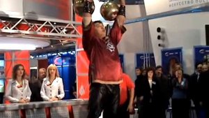 выступление силачей Юрия Артемова и Дмитрия Халаджи