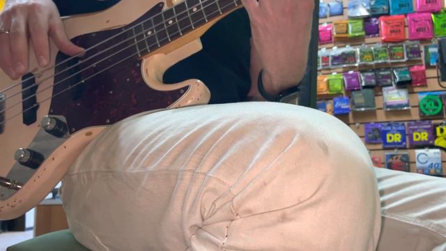 Fender jazz bass flea смотреть онлайн