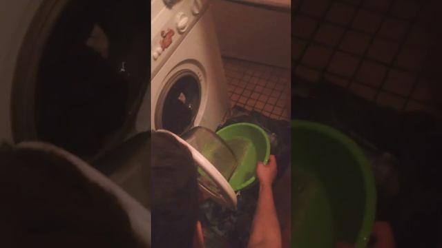 Что делать если из стиральной машинки не сливается вода? смотреть онлайн