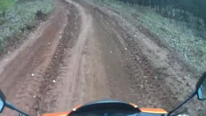 подъем в крутую гору на скутере и спуск с неё + падение.