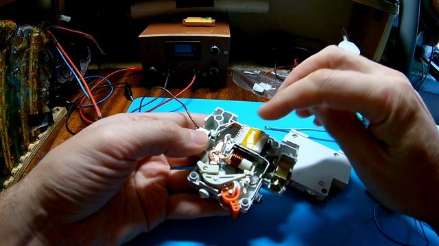 Автоматический выключатель с искрогасителем для электровелосипеда смотреть онлайн