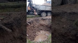 копаем колодец, ЗИЛ Бычок с гидро манипулятором сф-65