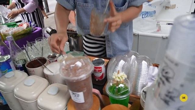 The Coffee Vendor With 200,000 TikTok Followers | Ploysai Coffee - Thai Street Vendor