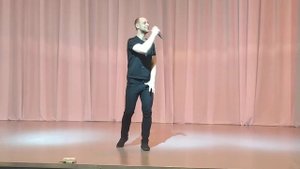 "Журавли летят в Китай" Роман Хмелевский