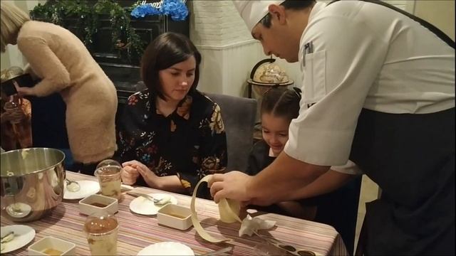 Отмечаем ДЕНЬ МАТЕРИ в кафе АндерСон. Готовим тирамису!!! смотреть онлайн