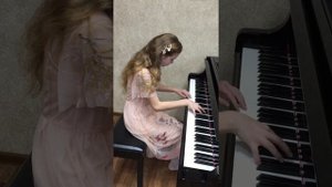 Гия Канчели " She is Here" из фильма Чудаки -исполняет Слукина София 4кл