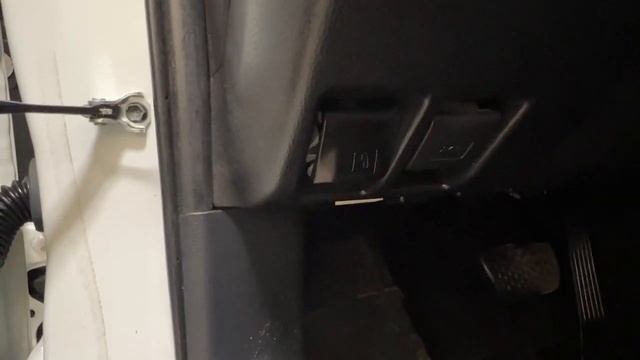 2019 Toyota RAV4 XLE AWD Review смотреть онлайн