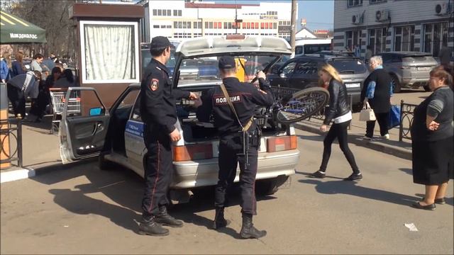 Вежливые военные + вежливые полицейские = вежливые люди = Вежливая страна смотреть онлайн