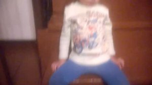 ребёнок спит сидя