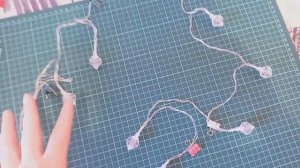 Как прикрепить гирлянду на штору