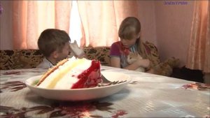 Мать, шесть лет назад лишенная родительских прав за пьянство, пытается вернуть детей.