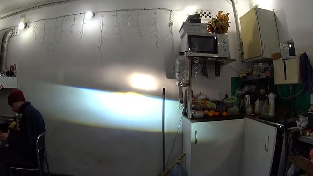 Замена галогеновых линз на bil-ed модули AMS  A8 на Мерседес 211