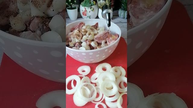 Этот шашлык можно губами есть. Сочное и вкусное мясо.