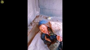 Жизнь в Склепе-История о человеке, который живёт на кладбище.