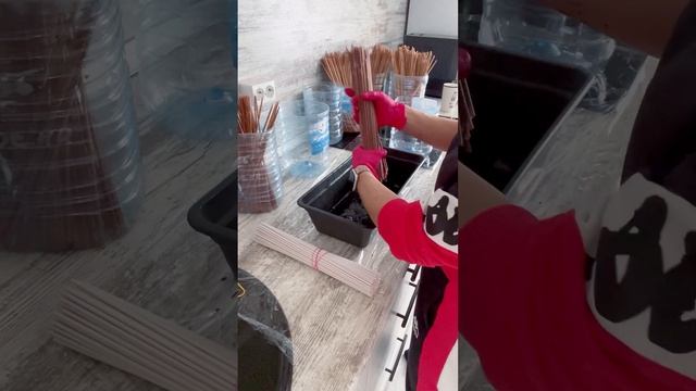 Окрашивание трубочек морилкой цвета Орех и сравнение с цветом дуб. смотреть онлайн