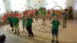 Танец Огурчиков на осеннем празднике "Весёлый салатик"