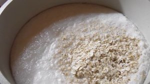 Овсяная каша на сгущенке с яблоками