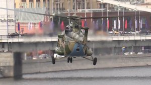 Вертолет Ми-8АМТШ-1 посадка на набережной Москвы-реки / Армия России / Вертолеты России /
