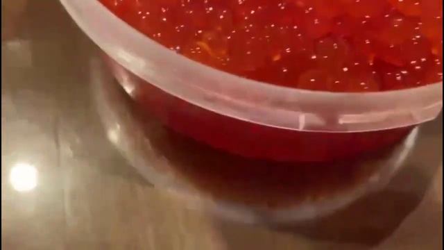 Как отличить настоящую красную икру от подделки??