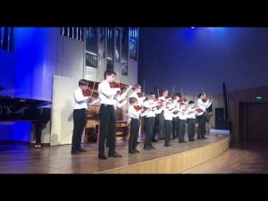 «Парад скрипок» М.Вильсон в исполнении ансамбля скрипачей Пермской хоровой капеллы мальчиков.