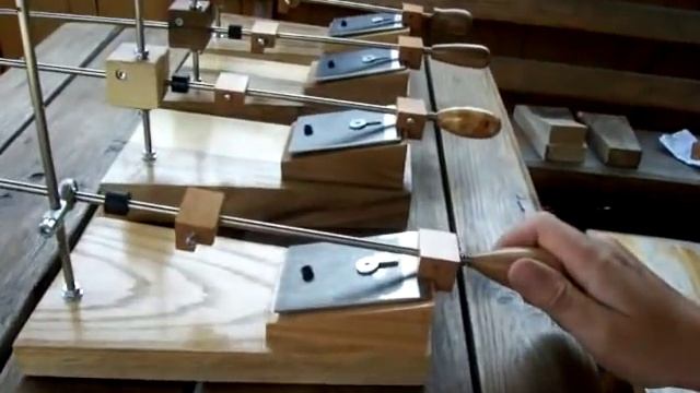 Точилка для ножів та іншого ріжучого інструменту, попередня версія. смотреть онлайн