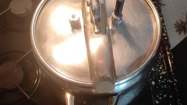 DÜDÜDÜKLÜDE NEFİS AYVA REÇELİ TARİFİ/GÜLTENİN MUTFAĞI💯 смотреть онлайн