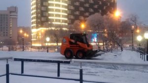 минипогрузчик DOOSAN SSL450+ уборка снега