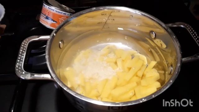 Суп из сайры. Рыбный вкусный суп. смотреть онлайн