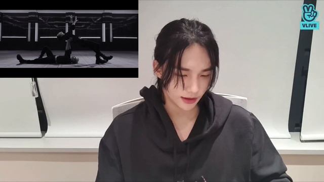 (ENG SUBS) Hyunjin reaction to Red Lights "강박 (방찬, 현진)” Video смотреть онлайн