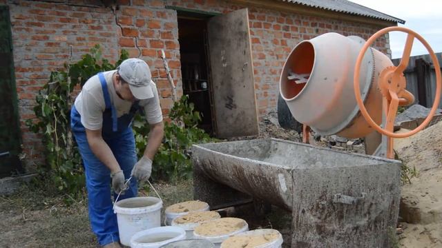 Начал заливать пол в гараже. смотреть онлайн
