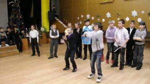 батл между девочками и мальчиками
