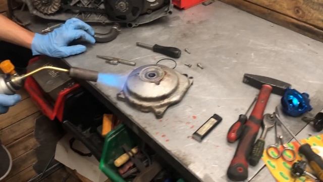 Как обслужить помпу на моторе MINARELLI/Yamaha aerox/Ребилд мотора смотреть онлайн