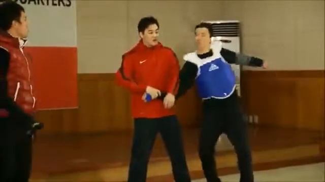 Брюс ли Удар! Парень превзошел легендарного брюса по скорости и силе ударов YouTube 360p смотреть онлайн